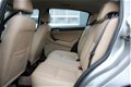 Alfa Romeo 147 - 1.9 JTD Distinctive 150pk 5 drs Airco/Cruise/Leder/Elek.Pakket/LMVelgen/Trekhaak/AP - 1 - Thumbnail