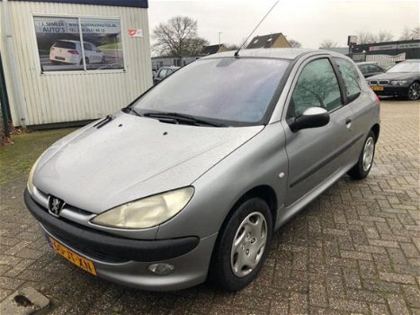 Peugeot 206 - 1.4 Gentry Premium /Airco/ Nieuwe APK - 1