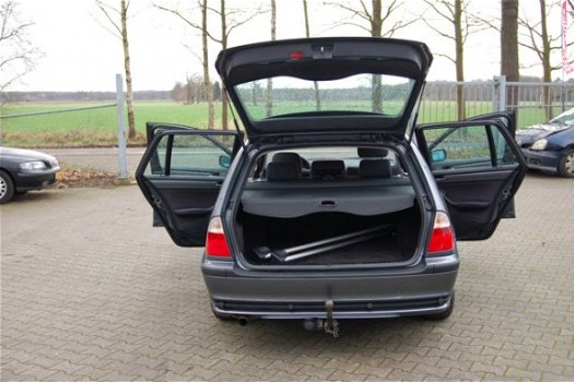 BMW 3-serie Touring - 318i Executive - 1