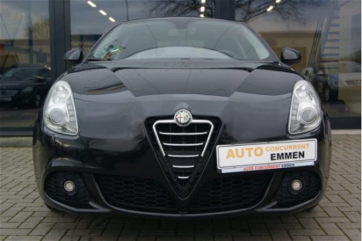 Alfa Romeo Giulietta - 1.4 T Distinctive + CRUISE + CHROOM PAKKET + LM VELGEN + KLIMA - 1