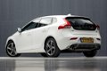 Volvo V40 - 1.6 D2 R-Design Sport (NAVIGATIE, ALCANTARA, DIGITAL COCKPIT, CLIMATE. PARKEERSENS, SFEE - 1 - Thumbnail