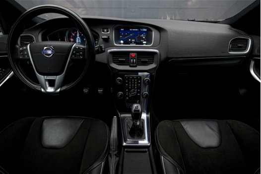 Volvo V40 - 2.0 D4 190PK R-Design Ocean Race 190Pk (PANORAMADAK, NAVI, DIGITAL COCKPIT, ALCANTARA, Z - 1