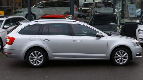 Skoda Octavia Combi - 1.6 TDI DSG Greentech Ambition Business Trekhaak - 1