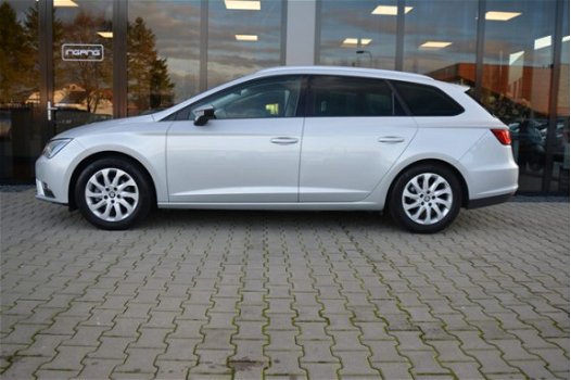 Seat Leon ST - 1.6 TDI Style Connect Ecomotive Org.NL | Led Koplampen | Navigatie | Parkeer Sensoren - 1