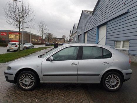 Seat Leon - 1.6-16V Stella AIRCO 2 X SLEUTELS - 1