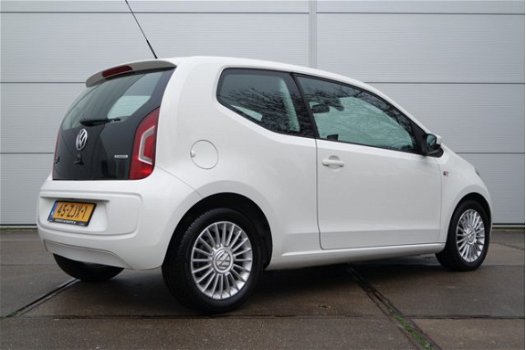 Volkswagen Up! - 1.0 high up BlueMotion 1e eigenaar/ Dealer-onderhouden/ Navigatie/ Airco/ Cruise-co - 1