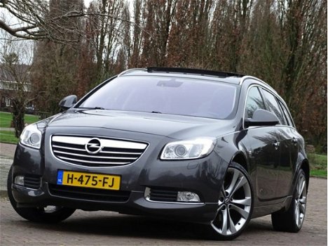 Opel Insignia Sports Tourer - 2.8 Turbo 259PK 4x4 OPC-Line / Executive / LED - 1