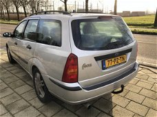 Ford Focus Wagon - 1.6-16V Futura leer, airco