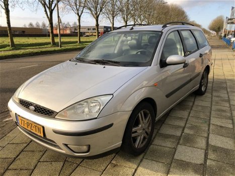 Ford Focus Wagon - 1.6-16V Futura leer, airco - 1