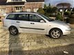 Ford Focus Wagon - 1.6-16V Futura leer, airco - 1 - Thumbnail