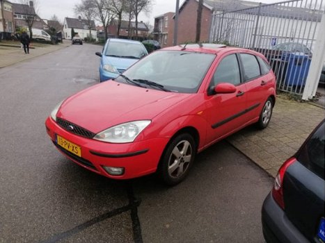 Ford Focus - 1.6-16V Futura AIRCO - NIEUWE APK - 1