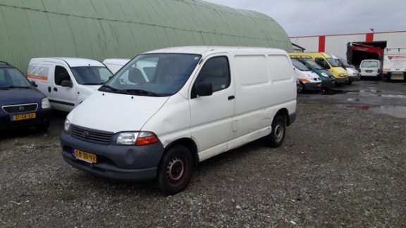 Toyota HiAce - 2.5 D4-D 90 Base - 1