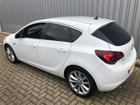 Opel Astra - 1.4 Turbo Cosmo NAVI/ECC/BI-XENON/DEALERONDERHOUDEN/NIEUWSTAAT/RCD/WW-GLAS - 1