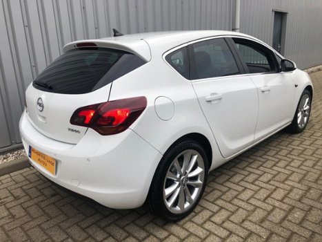 Opel Astra - 1.4 Turbo Cosmo NAVI/ECC/BI-XENON/DEALERONDERHOUDEN/NIEUWSTAAT/RCD/WW-GLAS - 1