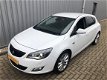 Opel Astra - 1.4 Turbo Cosmo NAVI/ECC/BI-XENON/DEALERONDERHOUDEN/NIEUWSTAAT/RCD/WW-GLAS - 1 - Thumbnail