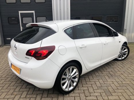 Opel Astra - 1.4 Turbo Cosmo NAVI/ECC/BI-XENON/DEALERONDERHOUDEN/NIEUWSTAAT/RCD/WW-GLAS - 1