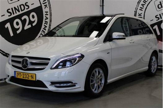 Mercedes-Benz B-klasse - 180 Ambition AUTOMAAT PANORAMADAK TREKHAAK 1/2 LEDER XENON - 1