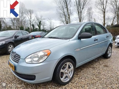 Hyundai Accent - 1.4i Dynamic sedan Airco el.ram. CDV LM15 APK - 1