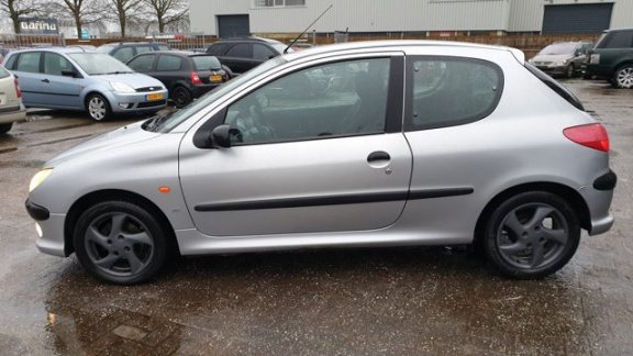 Peugeot 206 - 1.6 XS Goed rijdende Auto, Electr pakket.APK 15-01-2021 - 1