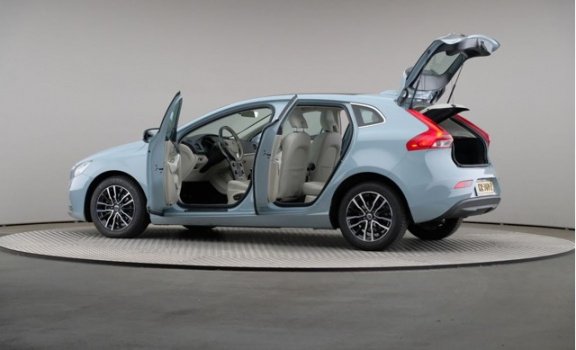 Volvo V40 - D2 Nordic+ Luxury Line, LED, Leder, Navigatie, Panoramadak - 1