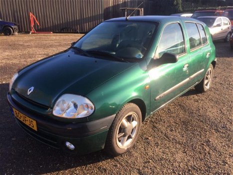 Renault Clio - 1.6 RN jaar apk - 1