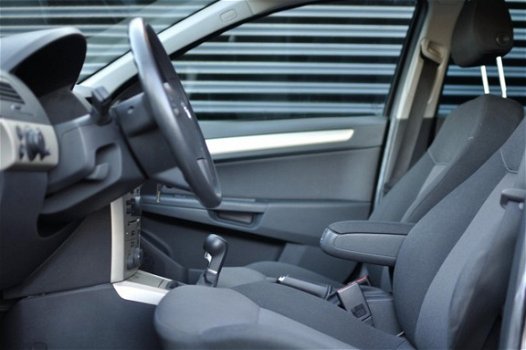 Opel Astra Wagon - 1.6 Temptation Airco / Cruise / LM Velgen / Nette staat - 1