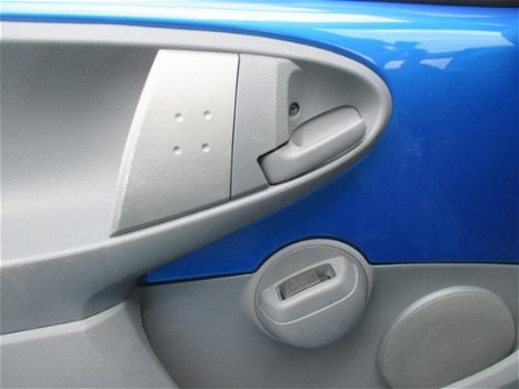 Toyota Aygo - 1.0-12V Dynamic Blue AIRCO--ELEK PAKKET-LMV - 1