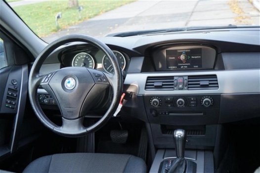 BMW 5-serie - 520i Executive | Navigatie | Automaat | Trekhaak | Xenon | Schuifdak |Youngtimer |APK - 1