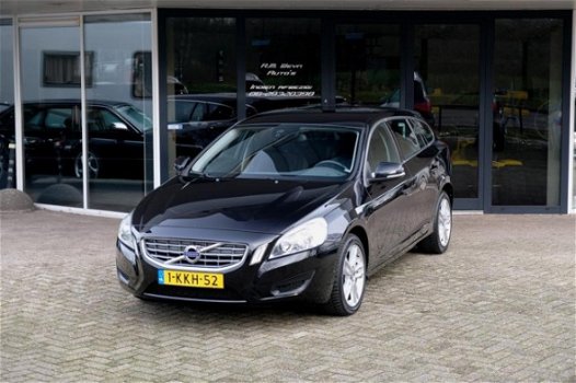 Volvo V60 - D2 Momentum Navigatie/PDC INCL. BTW - 1