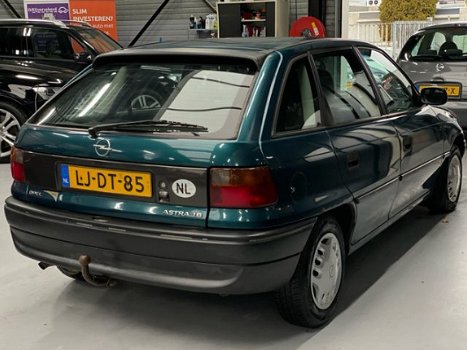 Opel Astra - 1.6i Young 2de eig Nap youngtimee - 1