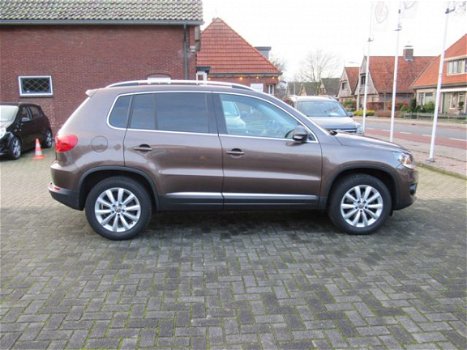 Volkswagen Tiguan - 1.4 TSI SportenStyle - 1