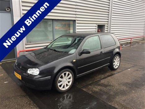 Volkswagen Golf - 1.6 Comfortline - 1