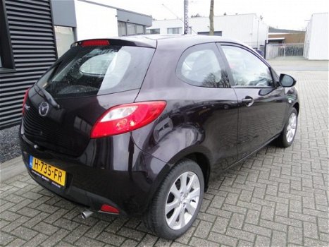 Mazda 2 - 2 1.3 S-VT Exclusive, 2 Set Banden. boekjes, APK - 1