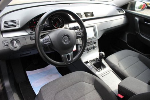Volkswagen Passat Variant - 1.6 TDI Highline BlueMotion Navi - 1