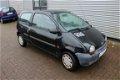 Renault Twingo - 1.2 Spring Nieuwe APK en NAP - 1 - Thumbnail