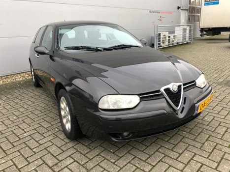 Alfa Romeo 156 Sportwagon - 2.0 JTS Distinctive - 1