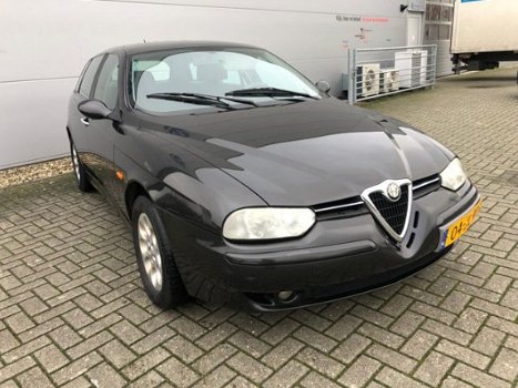 Alfa Romeo 156 Sportwagon - 2.0 JTS Distinctive - 1