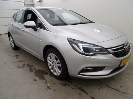 Opel Astra - 1.0 Business+ | Parkeersensoren | Cruise Control | Regensensor | Navigatie - 1