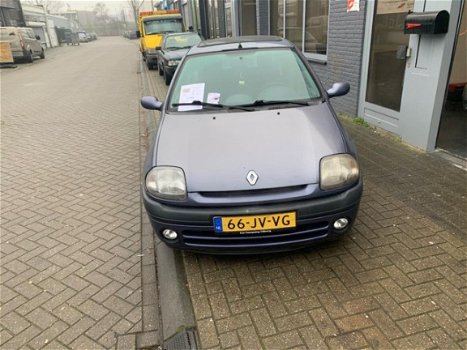 Renault Clio - 1.4 RN AUTOMAAT Met een nieuwe APK - 1