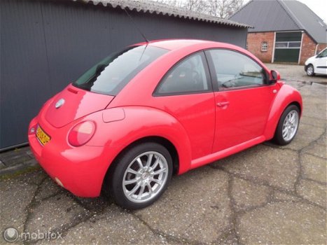 Volkswagen New Beetle - 2.0 Highline Airco 17 - 1