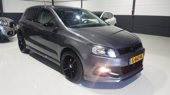 Volkswagen Polo - 1.2 TSI 90pk // R LINE // - 1