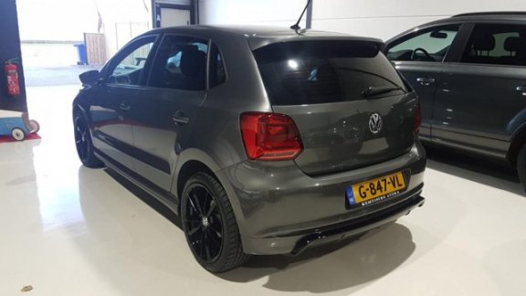 Volkswagen Polo - 1.2 TSI 90pk // R LINE // - 1