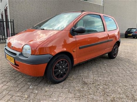 Renault Twingo - 1.2 Comfort Rijdt en schakelt perfect 100% technisch in orde APK TOT MAART 2020 - 1