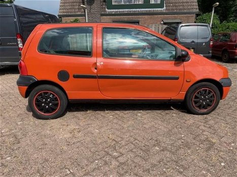 Renault Twingo - 1.2 Comfort Rijdt en schakelt perfect 100% technisch in orde APK TOT MAART 2020 - 1