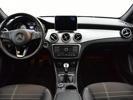 Mercedes-Benz CLA-Klasse - 180 Urban BS03877 | Airco | Navi | Xenon | LED | Parkeersensoren V+A | St - 1
