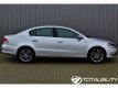 Volkswagen Passat - 1.6 TDI Comfortline Executive Edition - 1 - Thumbnail