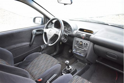 Opel Corsa - 1.4i World Cup | Elektrische ramen | Centrale deurvergrendeling | - 1