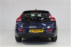 Volvo V40 - 1.6 D2 Momentum panoramadak/ nette staat / dealer onderhouden