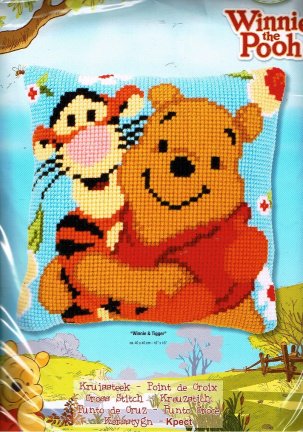 AANBIEDING WINNIE THE POOH BORDUURPAKKET (KUSSEN) WINNIE & TIGER 595 - nr. 1