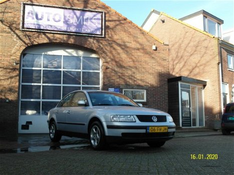 Volkswagen Passat - 1.8-5V Comfortline - 1